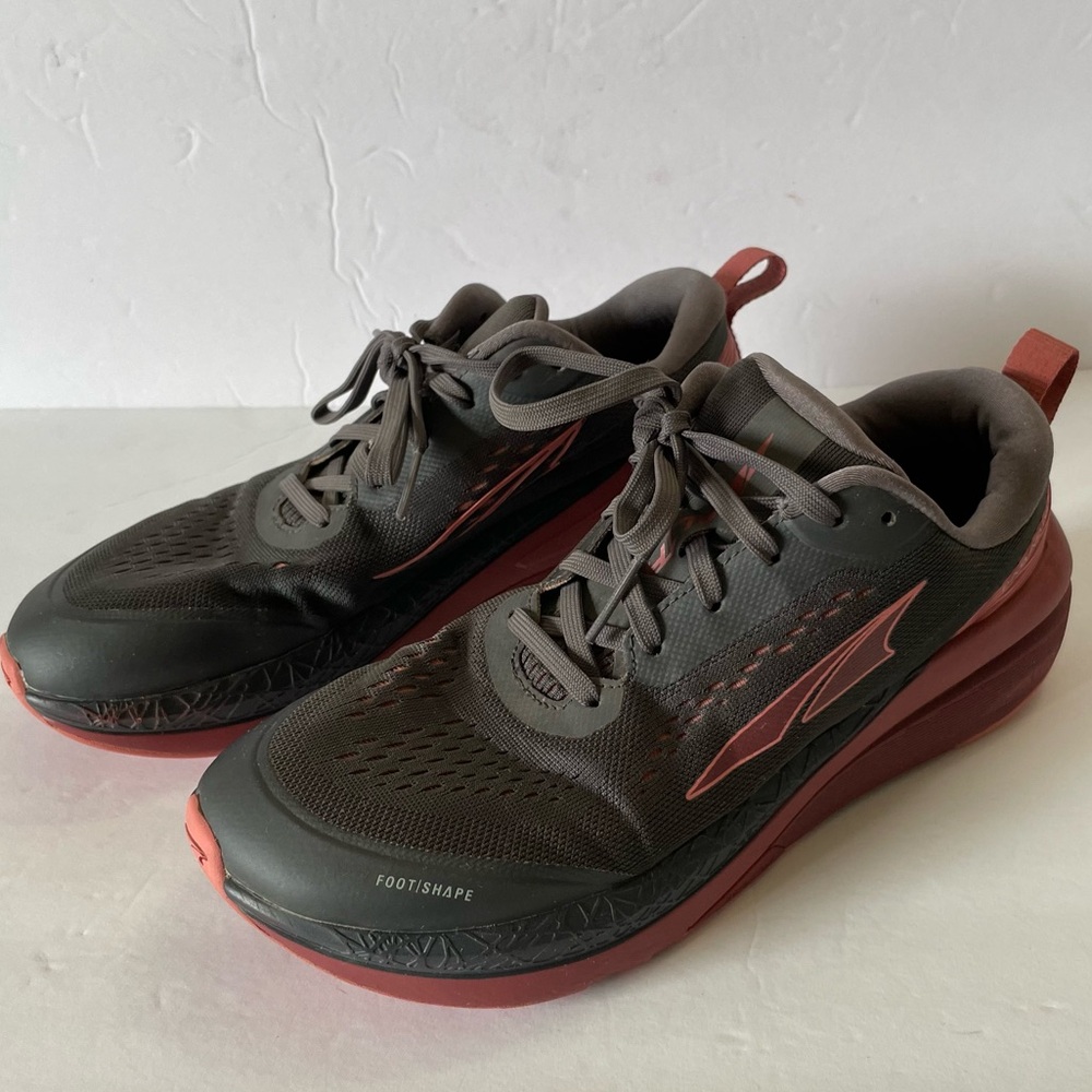 Altra Paradigm 5 Grey/ Burgundy Women’s Sneakers Size 9.5